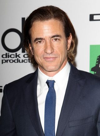 Dermot Mulroney, photo 1 of 3