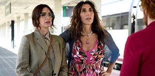 A todo tren: Ahora son Ella2 still 3