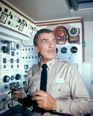 Voyage to the Bottom of the Sea still 1
