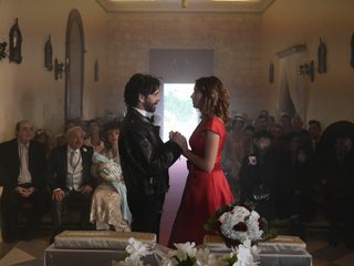 Sposa in rosso still 5