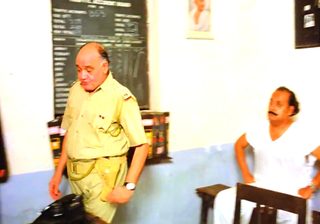 Gol Maal still 2
