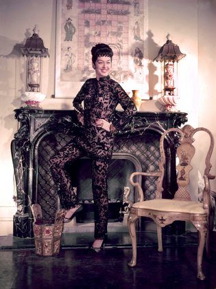 Auntie Mame still 6
