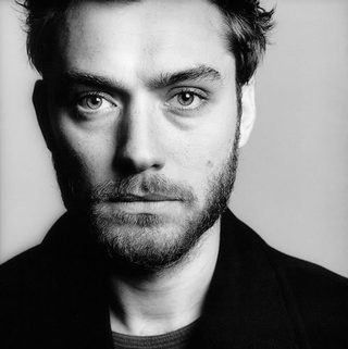 Jude Law, photo 2 of 3