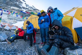 Lost on Everest still 7