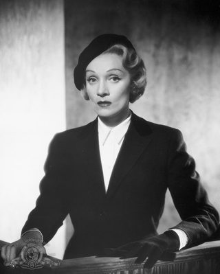 Witness for the Prosecution still 5