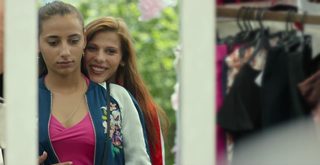Carmen & Lola still 3