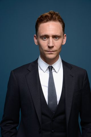 Tom Hiddleston, photo 2 of 3