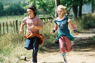 Bridge to Terabithia still 4