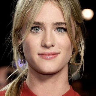 Mackenzie Davis, photo 3 of 3