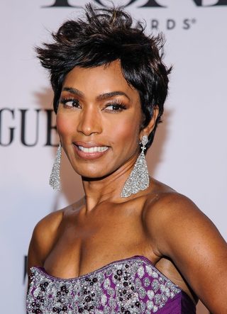 Angela Bassett, photo 3 of 3