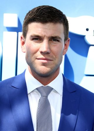 Austin Stowell, photo 1 of 3