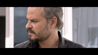 Ladrones still 5