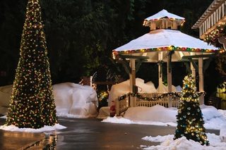 A Timeless Christmas still 2