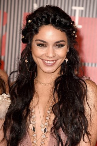Vanessa Hudgens, photo 2 of 3