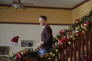 Time for Me to Come Home for Christmas still 8