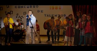 Sobre ruedas - Rolling Elvis still 8