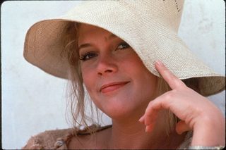 Romancing the Stone still 7