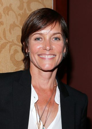 Carey Lowell, photo 2 of 2