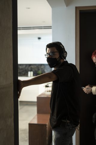 Los Habitantes still 3