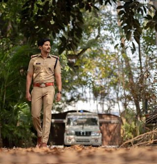 Salute still 3