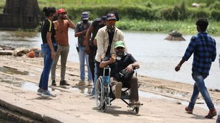 Aafat-e-Ishq still 4