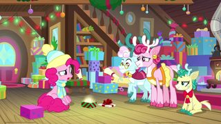 My Little Pony: Best Gift Ever still 2