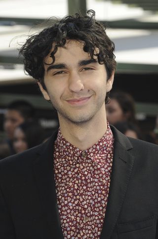 Alex Wolff, photo 2 of 3