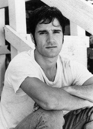 Elias Koteas, photo 1 of 2