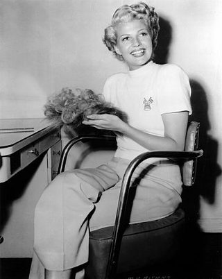 The Lady from Shanghai still 8