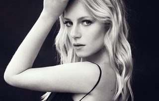 Emma Bell, photo 2 of 3