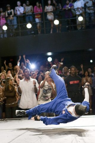 How She Move still 5