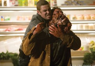 Alien Raiders still 7