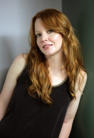 Lauren Ambrose, photo 1 of 3