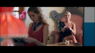 A New Girl in Paris! still 2