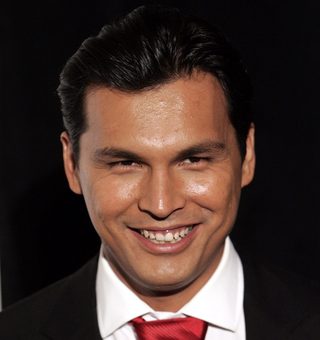 Adam Beach, photo 2 of 3