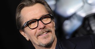 Gary Oldman, photo 2 of 3