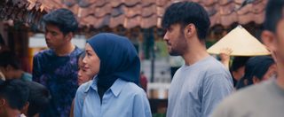 Cinta Tak Pernah Tepat Waktu still 4