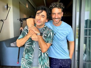 Cuarentones still 7