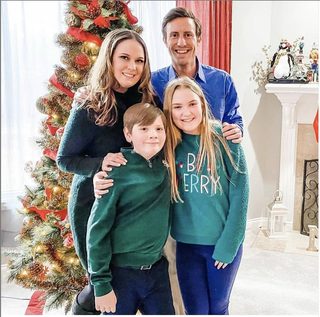 Miracle on Christmas still 1