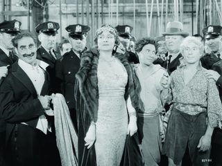 A Night at the Opera still 5