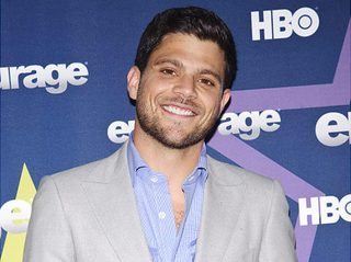 Jerry Ferrara, photo 1 of 2