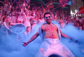 Jugjugg Jeeyo still 3