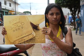Dirty Gold War still 3