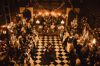 The Favourite still 8