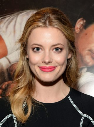 Gillian Jacobs, photo 2 of 3