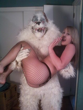 Daisy Derkins, Dogsitter of the Damned still 3