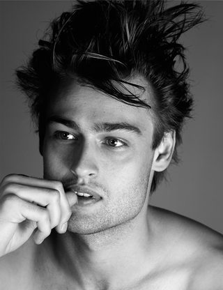 Douglas Booth, photo 1 of 3