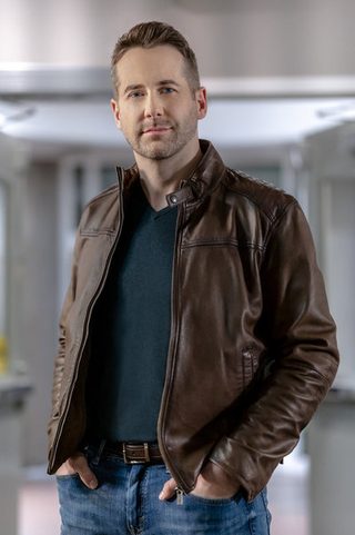 Aurora Teagarden Mysteries: How to Con a Con still 2