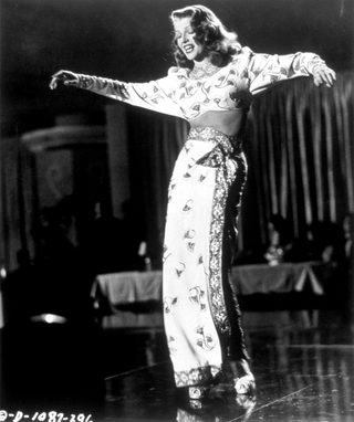 Gilda still 6