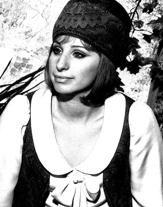 Barbra Streisand, photo 2 of 3
